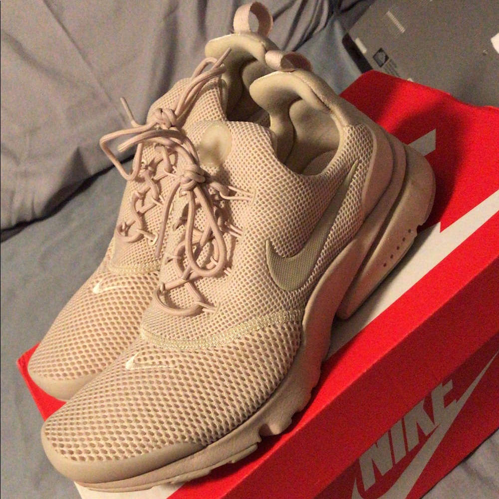 Nike Prestos Tan